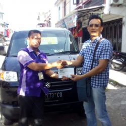 Foto-Penyerahan-Unit-5-Sales-Marketing-Mobil-Dealer-Suzuki-Aceh-Riza