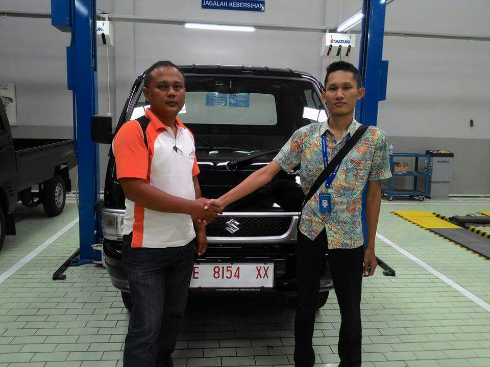 Foto Penyerahan Unit 7 Sales Marketing Mobil Dealer Suzuki Indramayu Cahya Dewatu